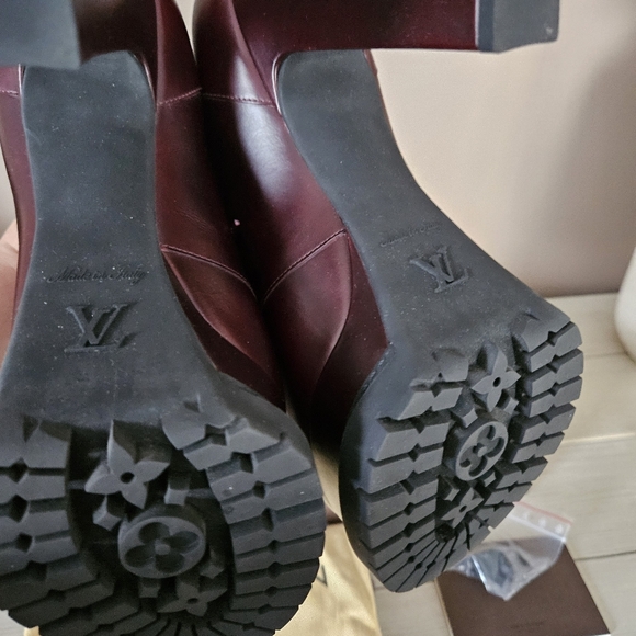 Vuitton shoes - Picture 7 of 7